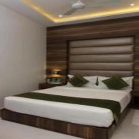 Hotel Meriton Mumbai International Airport T-2 المظهر الخارجي الصورة