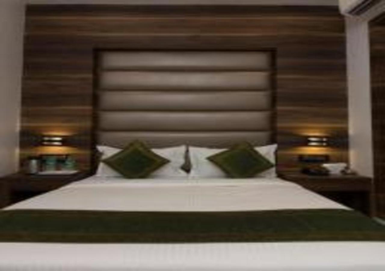 Hotel Meriton Mumbai International Airport T-2 المظهر الخارجي الصورة