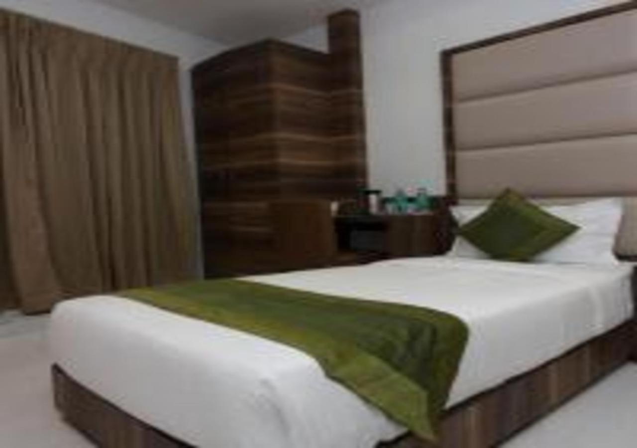Hotel Meriton Mumbai International Airport T-2 المظهر الخارجي الصورة